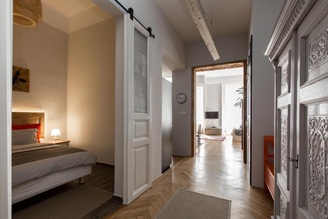 King Rustik & Central Apartment Budapest Esterno foto