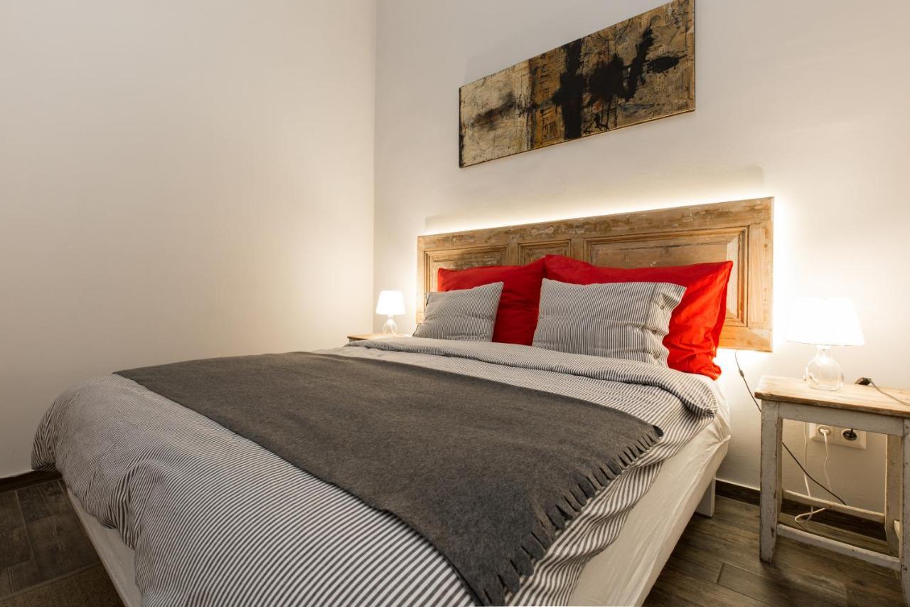 King Rustik & Central Apartment Budapest Esterno foto